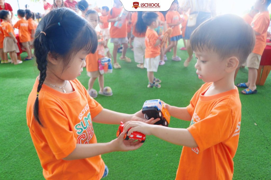 PHIÊN CHỢ ĐỔI QUÀ – KẾT NỐI YÊU THƯƠNG CÙNG iSERS NHÍ iSCHOOL BẠC LIÊU