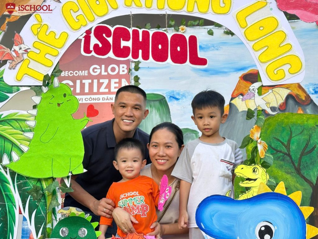 Ngày hội gia đình “Khủng long” – Gắn kết yêu thương cùng iSchool Ninh Thuận