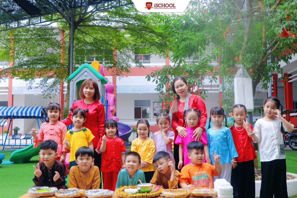 Mầm non iSchool Bạc Liêu tổ chức “Phiên chợ lá” – Trải nghiệm văn hóa dân gian đầy thú vị cho các bé