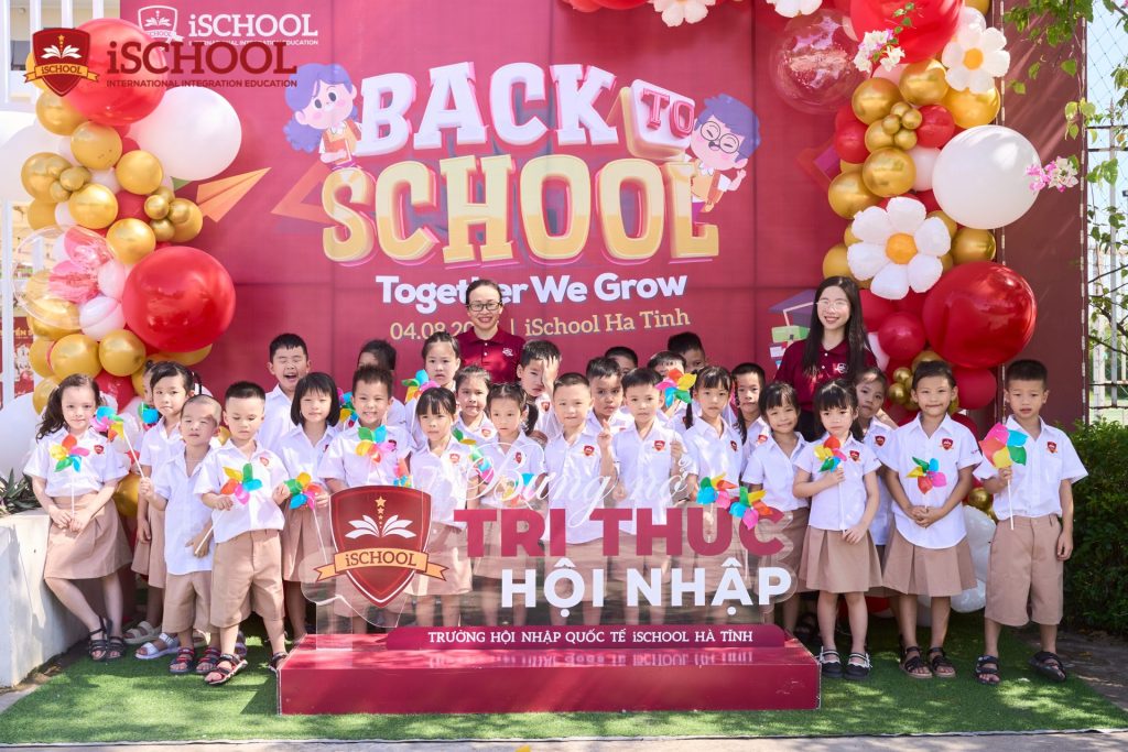 HỌC SINH iSCHOOL HÀ TĨNH RỘN RÀNG NGÀY TỰU TRƯỜNG