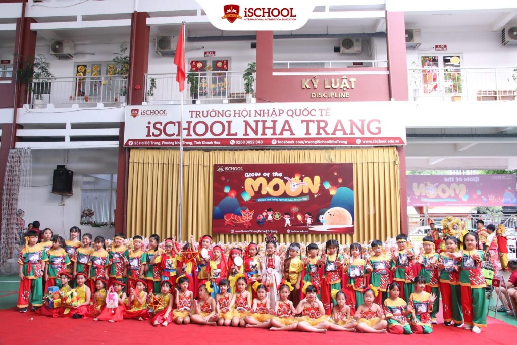 HỌC SINH iSCHOOL NHA TRANG: ĐÓN ĐÊM HỘI TRĂNG RẰM “GLOW OF THE MOON 2025”