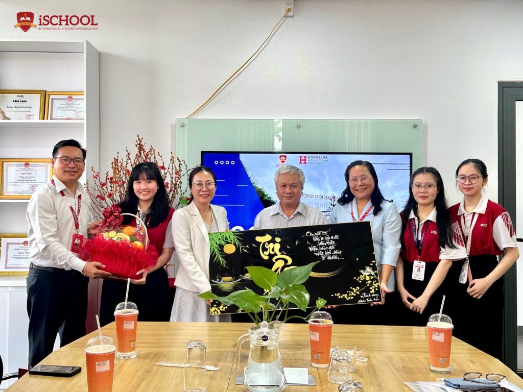 SINH VIÊN ĐẠI HỌC HỒNG BÀNG KHÉP LẠI HÀNH TRÌNH THỰC TẬP ĐẦY Ý NGHĨA TẠI iSCHOOL NINH THUẬN