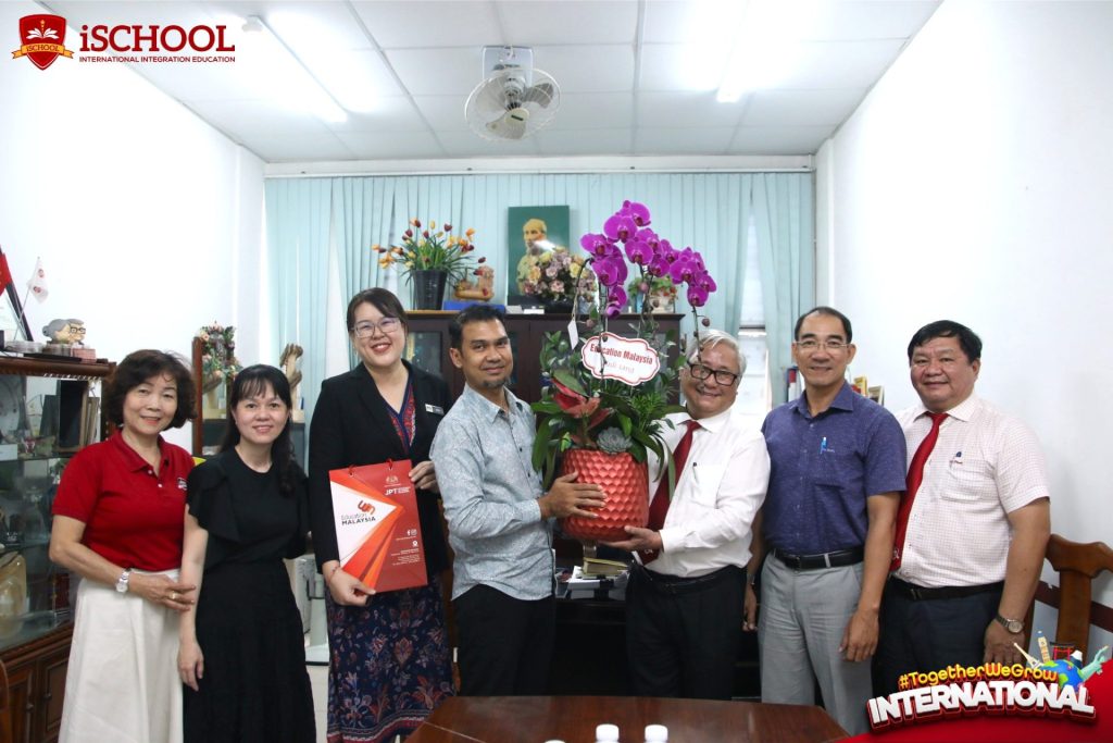 BAN GIÁM HIỆU iSCHOOL NHA TRANG: TIẾP ĐOÀN BỘ GIÁO DỤC MALAYSIA