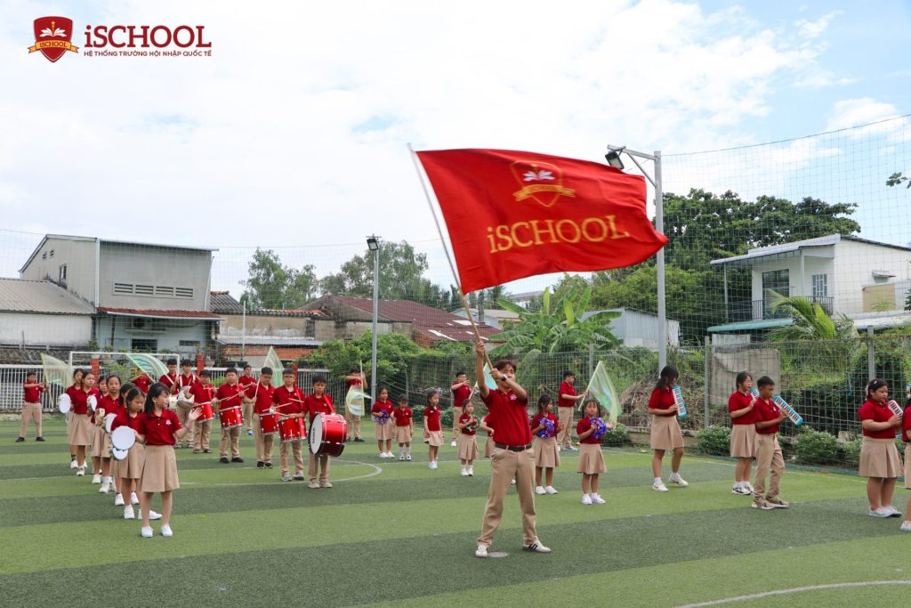 iSchool Trà Vinh mang đến màn đồng diễn toàn hệ thống “Amazing Performance 2025” – Sôi động, sáng tạo và bùng nổ năng lượng!