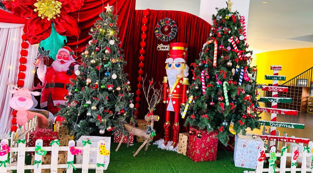 Giáng sinh iSCHOOL Ninh Thuận 2025 - Không gian cây thông Noel