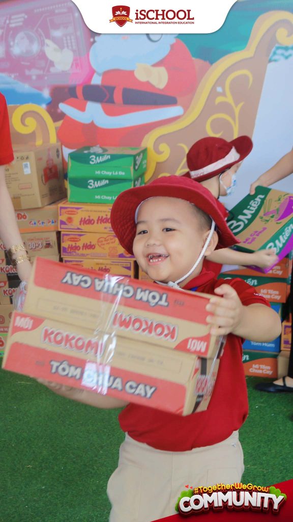 Hoạt động thiện nguyện ý nghĩa của học sinh Kindy 5 với chủ đề “Thư gửi ông già Noel”