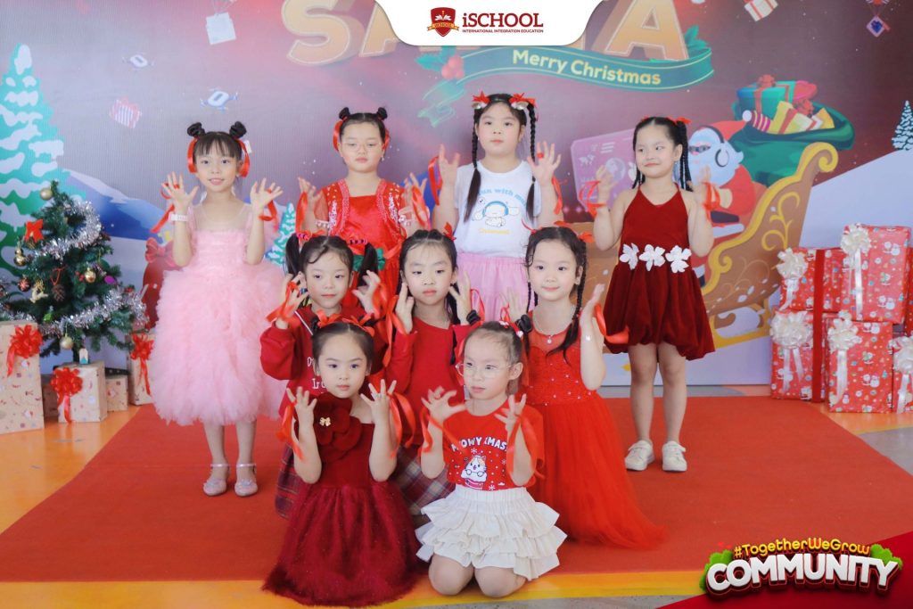 Không khí Giáng sinh rộn ràng tại Trường Tiểu học HNQT iSchool Bạc Liêu