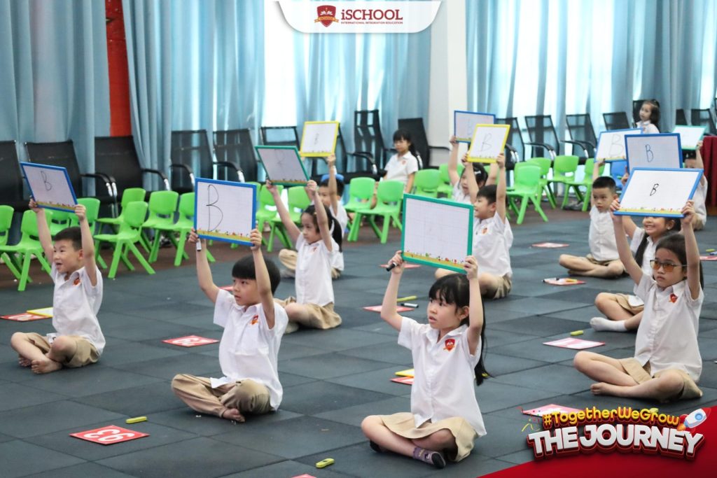 TỎA SÁNG TRI THỨC – CHINH PHỤC ĐỈNH CAO TẠI RUNG CHUÔNG VÀNG iSCHOOL CẨM PHẢ