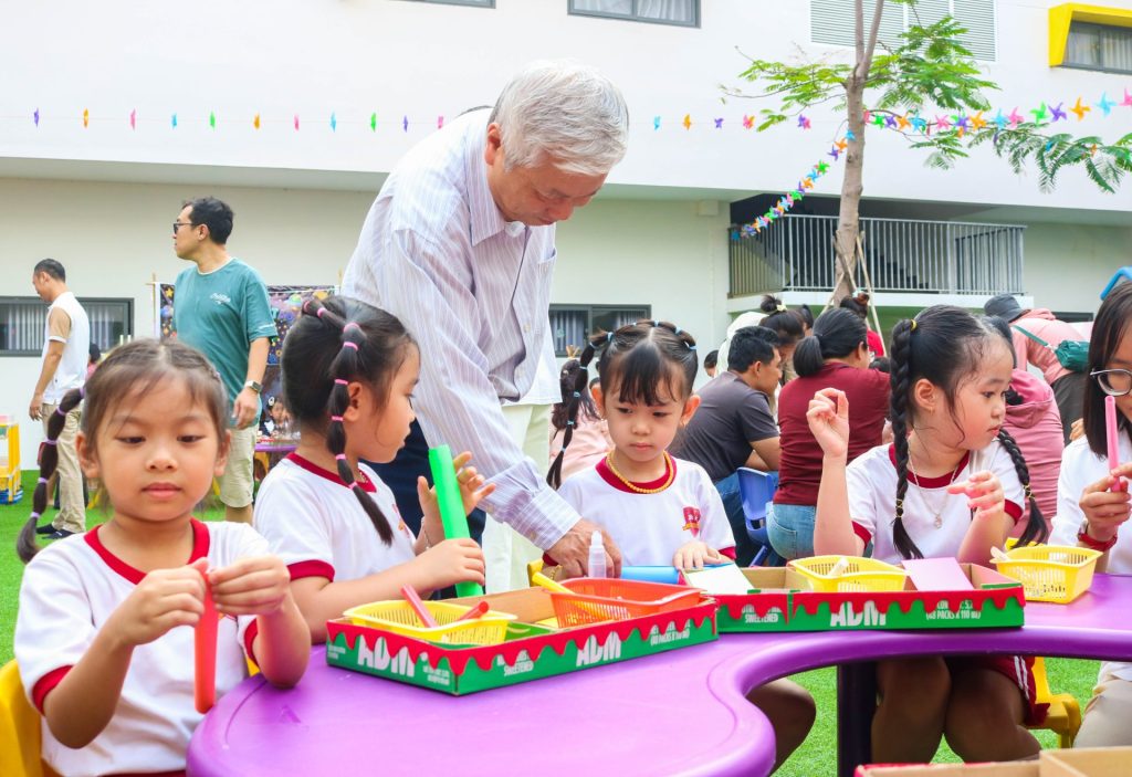 Science day - Trạm Kindy 5: Xưởng chế tạo ô tô với đa dạng nguyên lý chuyển động