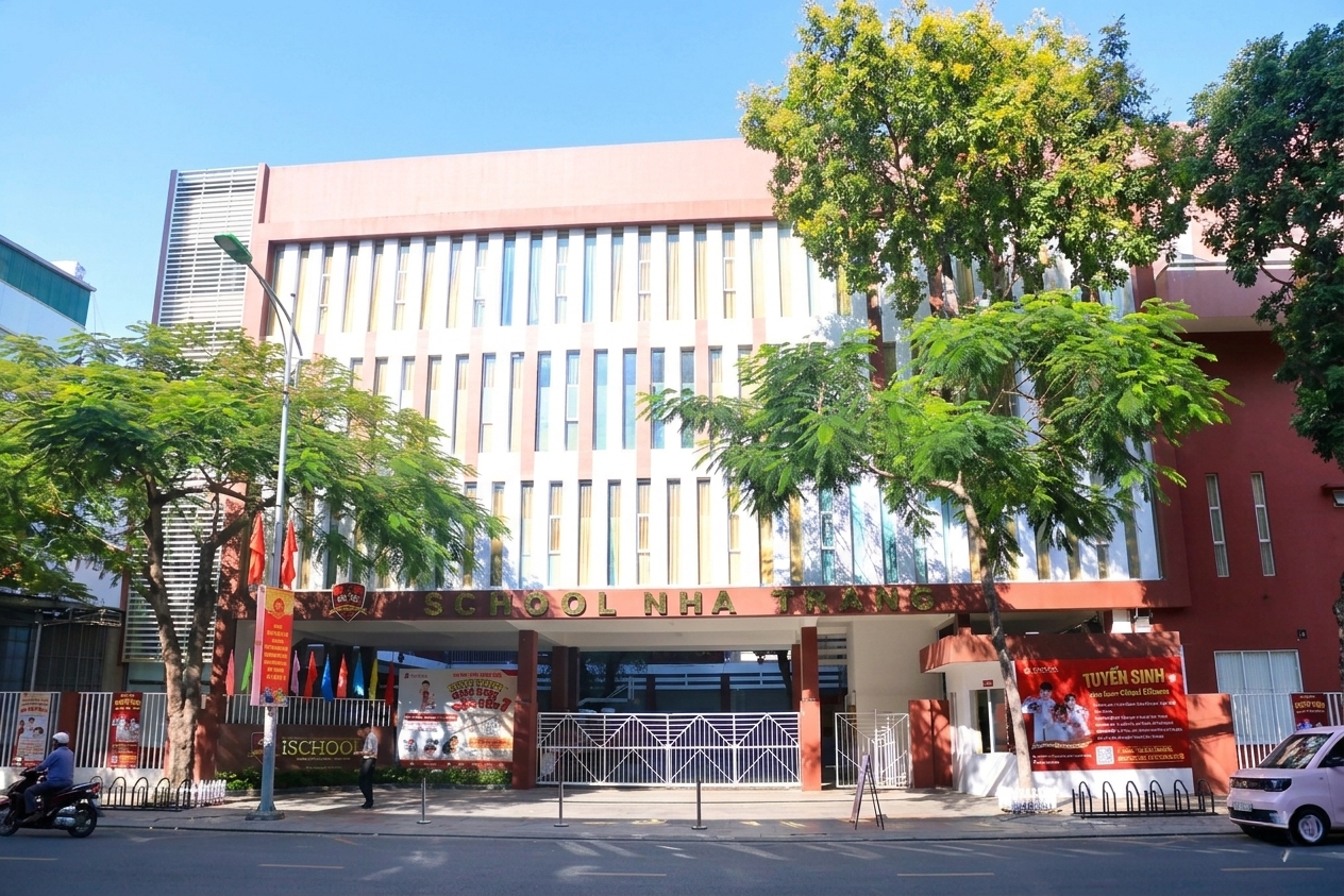 iSchool Nha Trang