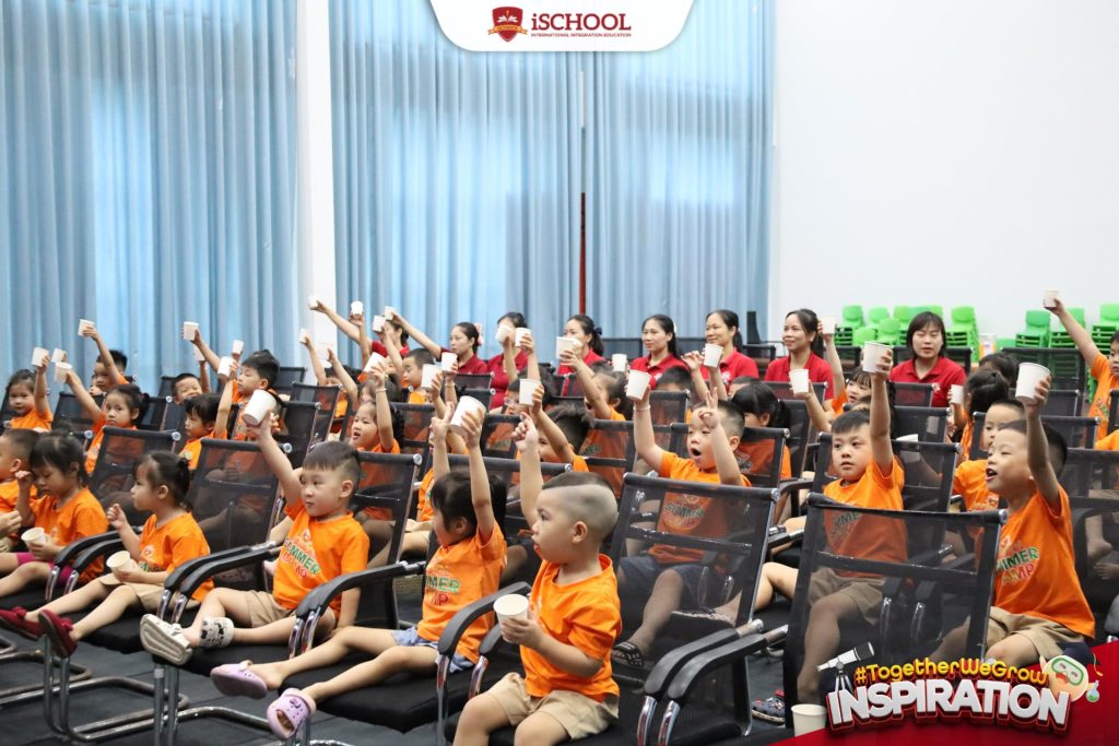 CINEMA iSCHOOL CẨM PHẢ VÀ NHỮNG KHÁN GIẢ NHÍ ĐÁNG YÊU KHỐI MẦM NON